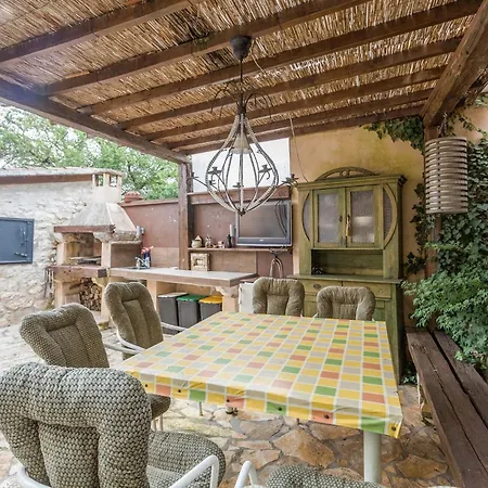 Appartement Lovely In With Kitchen