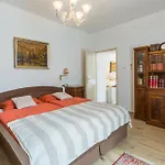 Apartman Lovely In With Kitchen Porec