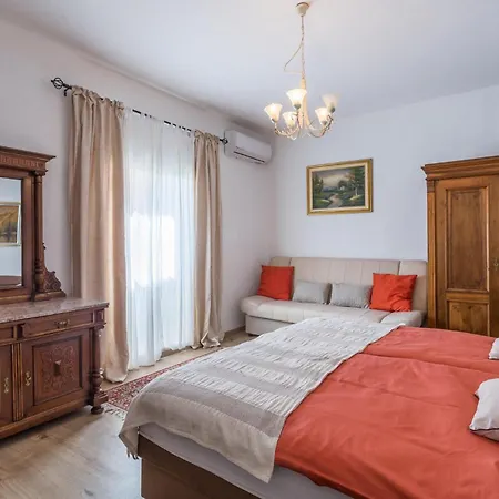 Lovely In With Kitchen *