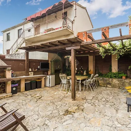 Lovely In Porec With Kitchen Apartman *