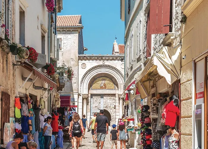 Lovely In Porec With Kitchen *